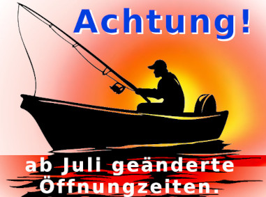 Geänderte Öffnungszeiten. Fischer in einem Boot im Sonnenuntergang